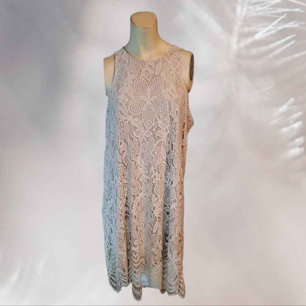 EXPRESS Creamy White Lace Midi Dress Sleeveless Buttoned Back Top Peep Hole